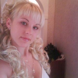 Девушки в Тольятти: Ирина, 33 - ищет парня из Тольятти