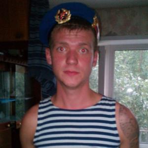Парни в Омске: Илья, 30 - ищет девушку из Омска