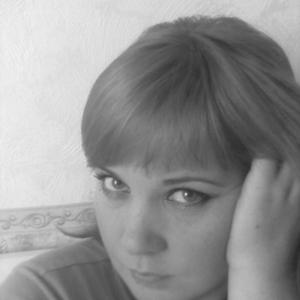 Девушки в Соликамске: Юлия, 42 - ищет парня из Соликамска