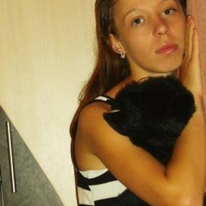 Девушки в Калининграде: Виктория , 33 - ищет парня из Калининграда