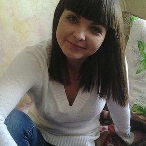 Девушки в Томске: Елена , 34 - ищет парня из Томска