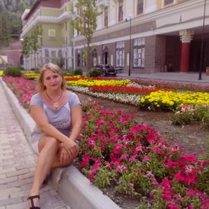 Девушки в Нижневартовске: Наталья, 50 - ищет парня из Нижневартовска