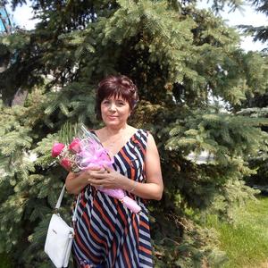 Девушки в Челябинске: Елена, 62 - ищет парня из Челябинска