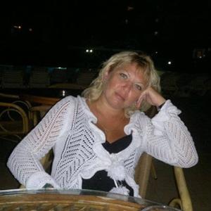 Девушки в Перми: Екатерина, 49 - ищет парня из Перми