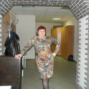 Девушки в Петрозаводске: Валентина, 61 - ищет парня из Петрозаводска