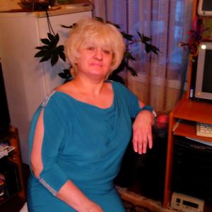 Девушки в Новокузнецке: Света, 58 - ищет парня из Новокузнецка