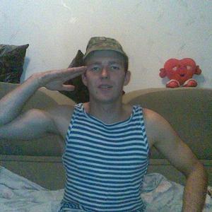 Илья, 36 лет, Калининград