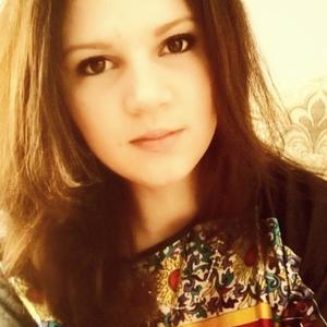 Девушки в Томске: Ирина, 28 - ищет парня из Томска