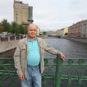 Парни в Петергофе: Геннадий, 66 - ищет девушку из Петергофа