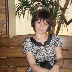 Девушки в Саратове: Елена, 45 - ищет парня из Саратова