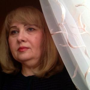 Девушки в Оренбурге: Вероника, 68 - ищет парня из Оренбурга