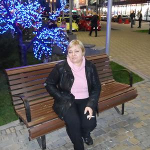 Девушки в Азове: Ирина, 61 - ищет парня из Азова