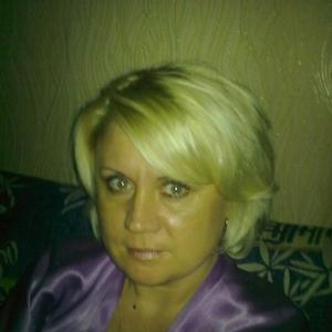 Девушки в Новокуйбышевске: Елена, 45 - ищет парня из Новокуйбышевска