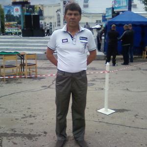 Валерий, 66 лет, Новомосковск
