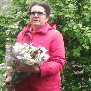 Девушки в Кореновске: Оля, 66 - ищет парня из Кореновска