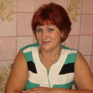 Девушки в Салехарде: Вера Софьина, 66 - ищет парня из Салехарда