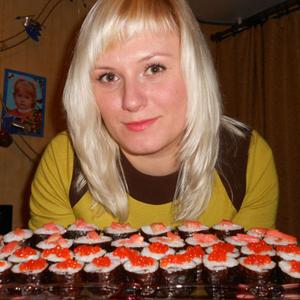 Девушки в Петрозаводске: Аня, 37 - ищет парня из Петрозаводска