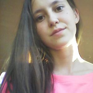 Девушки в Кузнецке: Талия, 28 - ищет парня из Кузнецка