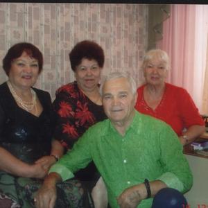 Девушки в Саяногорске: Лилия, 84 - ищет парня из Саяногорска