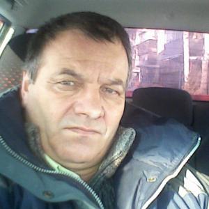 Виктор, 66 лет, Магнитогорск