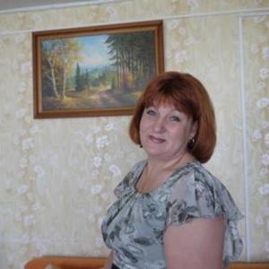 Девушки в Салехарде: Вера Софьина, 66 - ищет парня из Салехарда